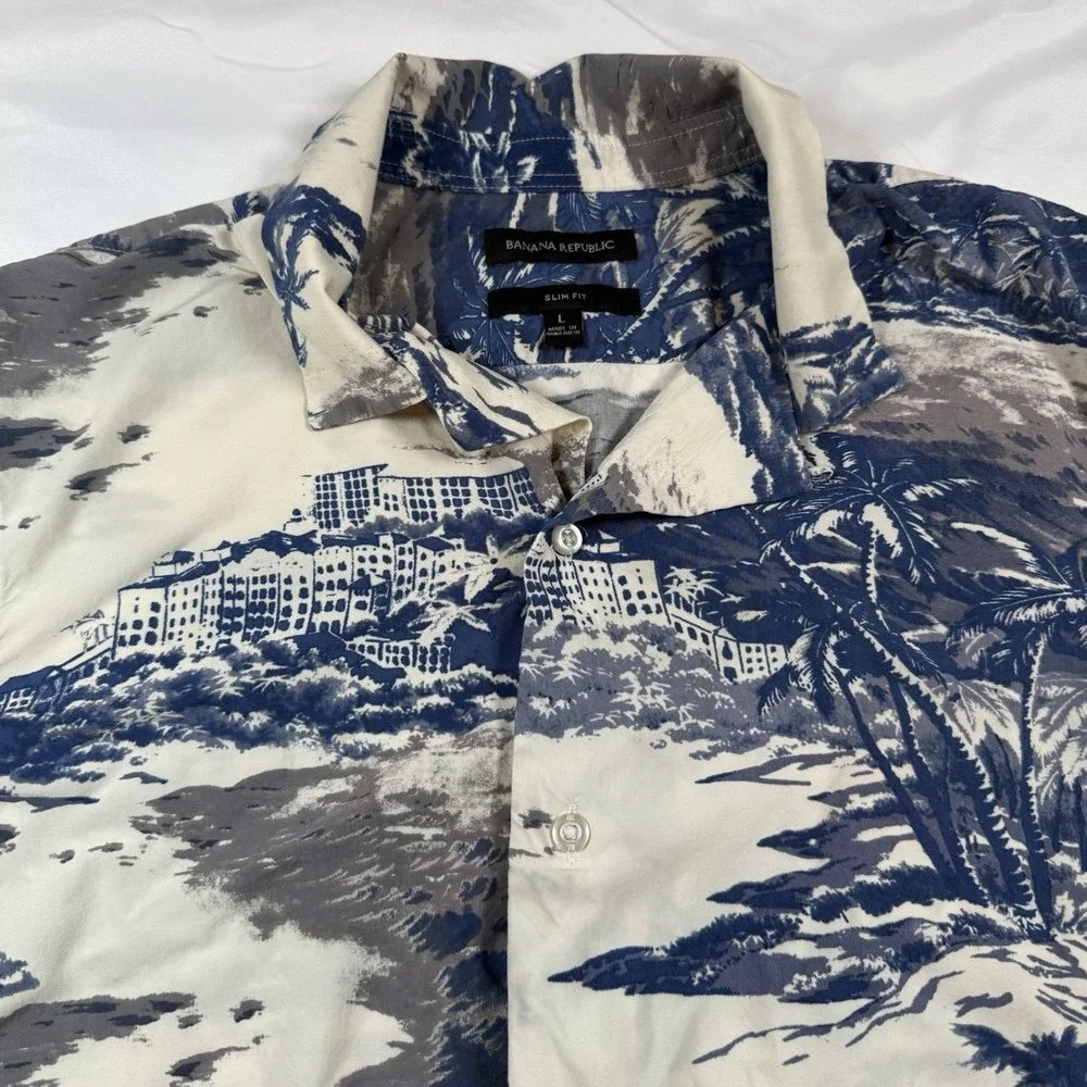 Banana Republic Slim Fit Tropical Graphic Rayon Short Sleeve Button-Up Shirt L